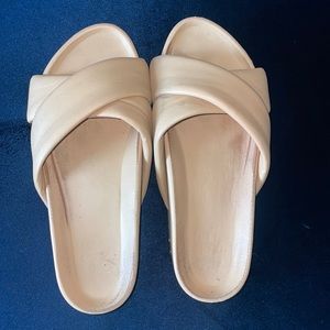 Beek Platform Slides